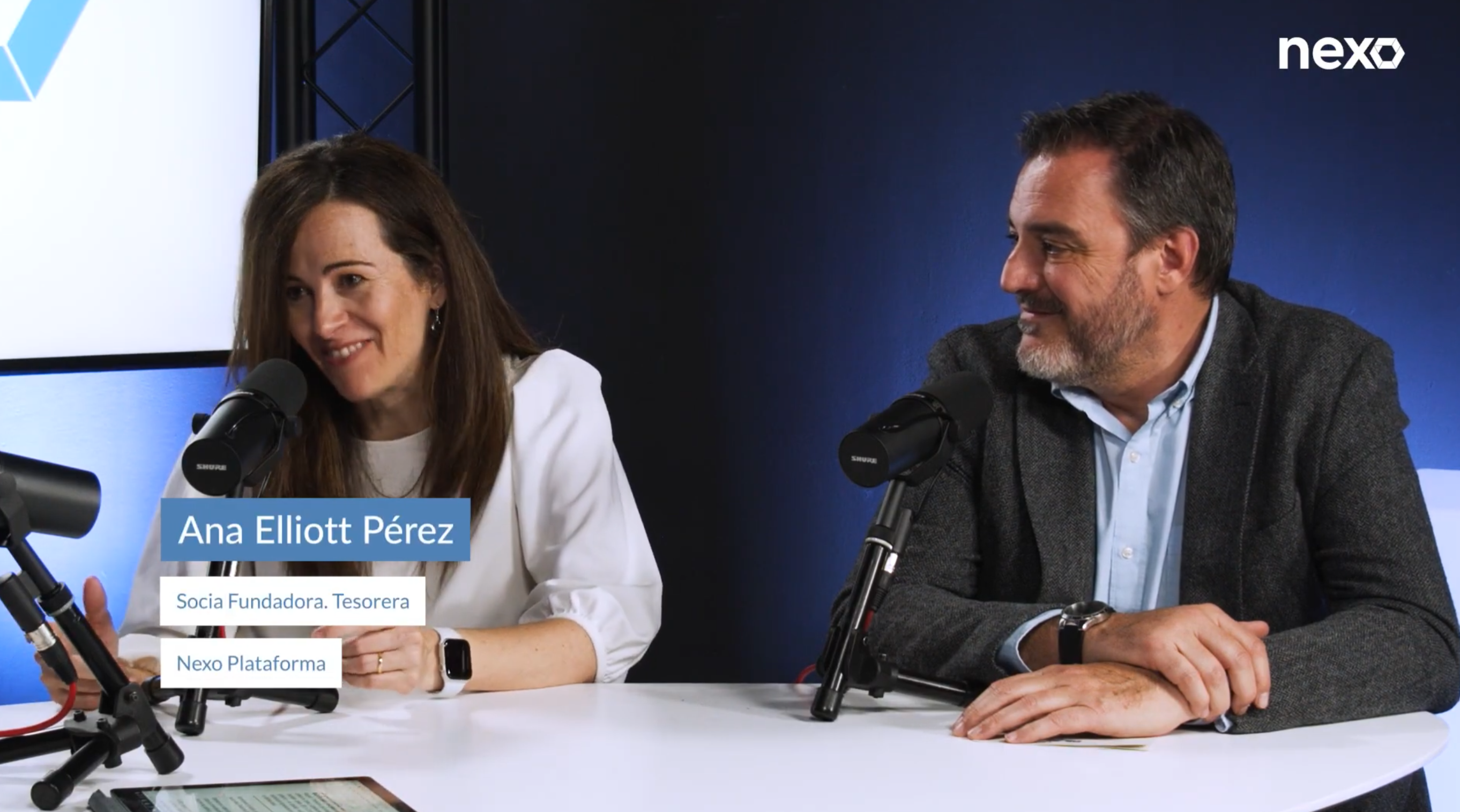 Ana Elliot y Juan Ignacio López-Bas en la presentación de Nexo